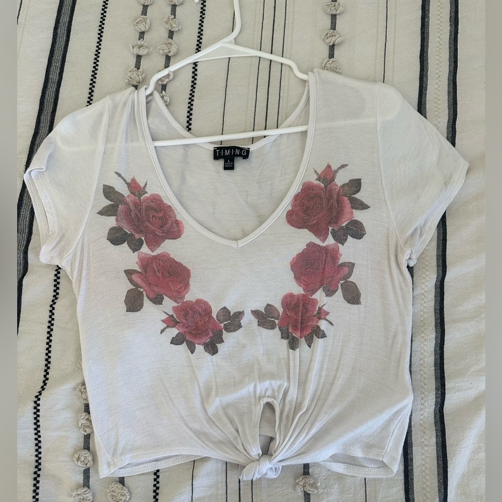 Timing White V-Neck Tie-Front Crop Top with Red Rose Print